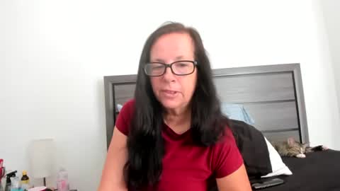 Snapshot of sassypeachgoddess chatting on October 9, 3:32 pm sassypeachgoddess online show from October 9, 3:32 pm