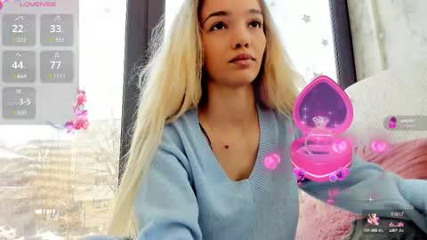 Snapshot of sassyt33n chatting on February 24, 9:43 am sassyt33n online show from February 24, 9:43 am