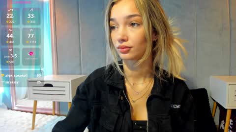 Snapshot of sassyt33n chatting on September 11, 8:47 am sassyt33n online show from September 11, 8:47 am