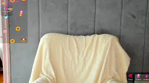 Snapshot of sassyt33n chatting on October 29, 8:27 am sassyt33n online show from October 29, 8:27 am