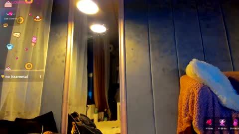 Snapshot of sassyt33n chatting on December 15, 5:34 am sassyt33n online show from December 15, 5:34 am