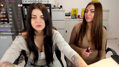 sassytiff online show from December 31, 8:15 am