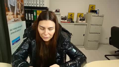 sassytiff online show from February 3, 12:47 pm