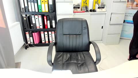 sassytiff online show from September 23, 10:29 am