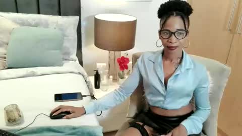 sasyylissaa online show from June 2, 9:06 pm