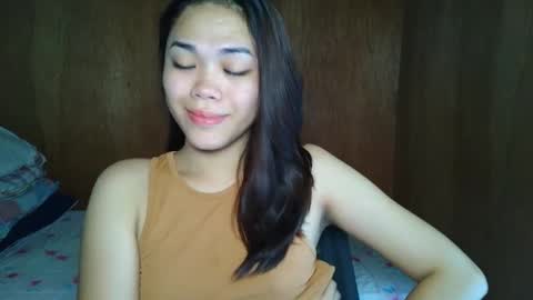 Snapshot of saszzyyumiie chatting on October 24, 2:41 am saszzyyumiie online show from October 24, 2:41 am