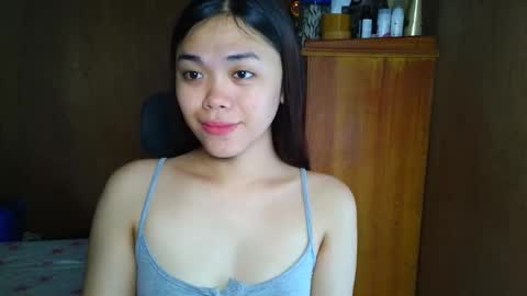 Snapshot of saszzyyumiie chatting on November 23, 2:33 am saszzyyumiie online show from November 23, 2:33 am