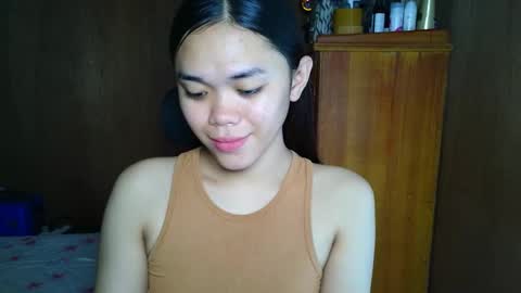 Snapshot of saszzyyumiie chatting on November 24, 12:43 am saszzyyumiie online show from November 24, 12:43 am