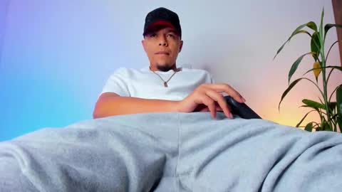     online show from November 12, 7:42 am