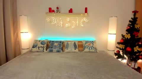 Snapshot of satimilf_ chatting on December 8, 11:51 pm Sati online show from December 8, 11:51 pm