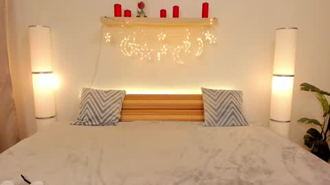 Snapshot of satimilf_ chatting on January 11, 10:29 pm Sati online show from January 11, 10:29 pm