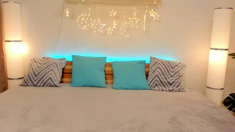 Snapshot of satimilf_ chatting on February 6, 11:04 pm Sati online show from February 6, 11:04 pm