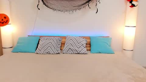 Snapshot of satimilf_ chatting on October 13, 7:52 am Sati online show from October 13, 7:52 am