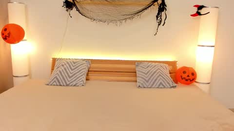 Snapshot of satimilf_ chatting on October 16, 11:06 pm Sati online show from October 16, 11:06 pm