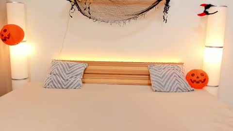 Snapshot of satimilf_ chatting on October 20, 3:45 pm Sati online show from October 20, 3:45 pm