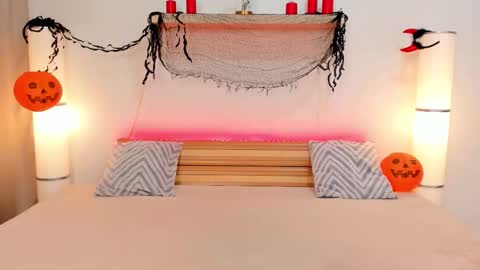 Snapshot of satimilf_ chatting on October 24, 7:05 am Sati online show from October 24, 7:05 am