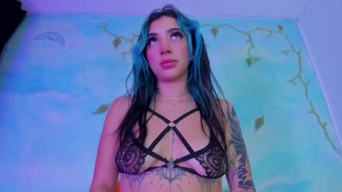 Snapshot of saturno_stone chatting on November 12, 8:15 am Saturnooo online show from November 12, 8:15 am