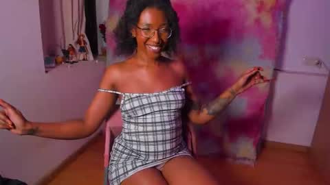 Snapshot of saturno_vibes chatting on November 11, 9:53 am saturno_vibes online show from November 11, 9:53 am