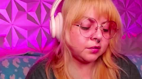 Snapshot of satyn_doll chatting on October 14, 3:18 am Gina George online show from October 14, 3:18 am