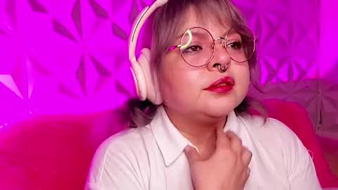 Snapshot of satyn_doll chatting on October 30, 12:23 am Gina George online show from October 30, 12:23 am