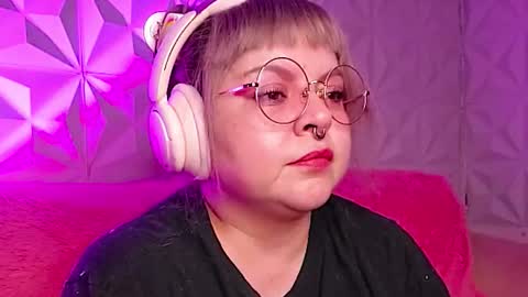 Snapshot of satyn_doll chatting on November 6, 1:50 am Gina George online show from November 6, 1:50 am