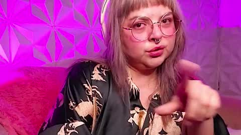 Snapshot of satyn_doll chatting on November 16, 10:48 pm Gina George online show from November 16, 10:48 pm