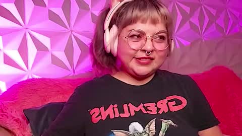 Snapshot of satyn_doll chatting on November 23, 1:05 am Gina George online show from November 23, 1:05 am