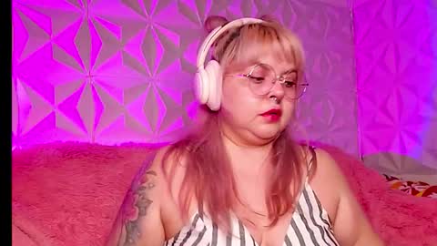 Gina George online show from February 1, 1:59 am