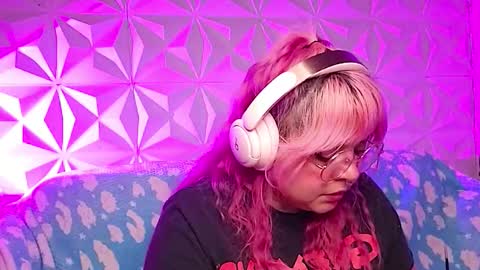 Gina George online show from March 1, 1:07 am