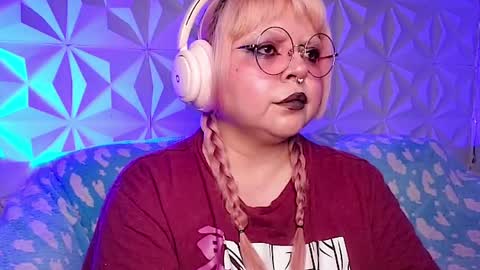 Gina George online show from May 1, 11:31 pm