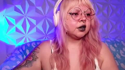 Snapshot of satyn_doll chatting on May 3, 11:00 pm Gina George online show from May 3, 11:00 pm