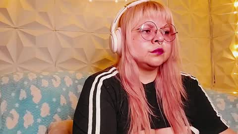 Snapshot of satyn_doll chatting on May 12, 1:14 am Gina George online show from May 12, 1:14 am