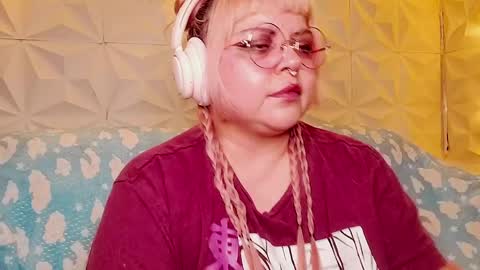 Snapshot of satyn_doll chatting on May 16, 12:40 am Gina George online show from May 16, 12:40 am