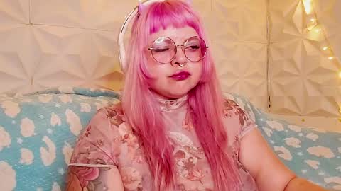 Snapshot of satyn_doll chatting on May 24, 2:49 am Gina George online show from May 24, 2:49 am