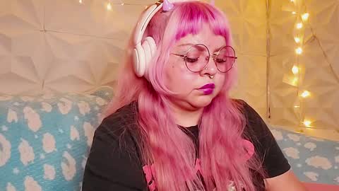 Snapshot of satyn_doll chatting on May 24, 10:26 pm Gina George online show from May 24, 10:26 pm
