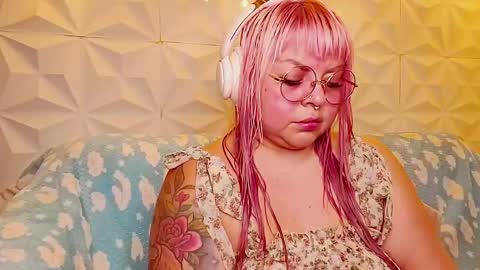 Snapshot of satyn_doll chatting on May 31, 10:11 pm Gina George online show from May 31, 10:11 pm