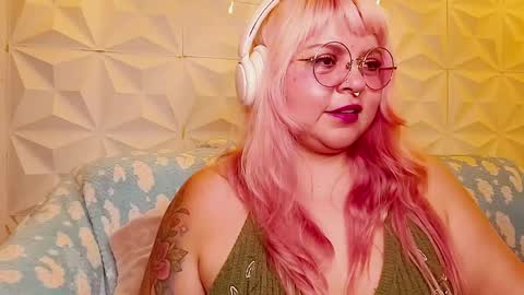 Snapshot of satyn_doll chatting on June 4, 11:44 pm Gina George online show from June 4, 11:44 pm