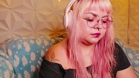 Snapshot of satyn_doll chatting on June 6, 11:42 pm Gina George online show from June 6, 11:42 pm