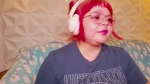 Snapshot of satyn_doll chatting on June 19, 11:19 pm Gina George online show from June 19, 11:19 pm