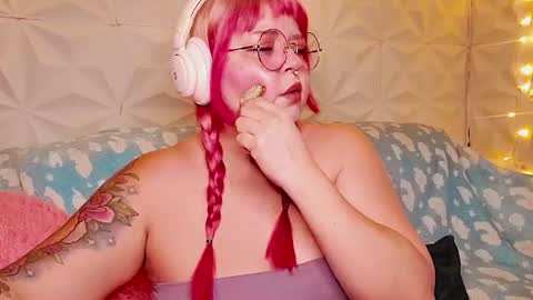 Snapshot of satyn_doll chatting on June 23, 12:52 am Gina George online show from June 23, 12:52 am