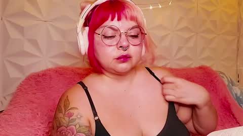 Snapshot of satyn_doll chatting on July 7, 2:03 am Gina George online show from July 7, 2:03 am