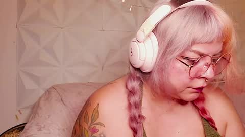 Snapshot of satyn_doll chatting on August 1, 1:38 am Gina George online show from August 1, 1:38 am