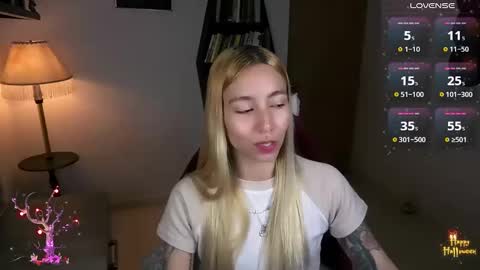 Snapshot of saucy_jenn1 chatting on October 26, 10:58 pm I AM JENN online show from October 26, 10:58 pm