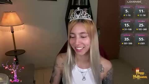 Snapshot of saucy_jenn1 chatting on October 31, 2:23 am I AM JENN online show from October 31, 2:23 am