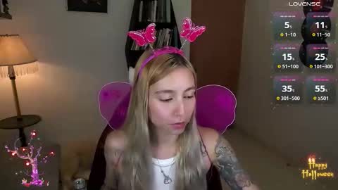 Snapshot of saucy_jenn1 chatting on November 1, 3:30 am I AM JENN online show from November 1, 3:30 am