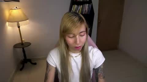 I AM JENN  online show from March 15, 11:22 pm