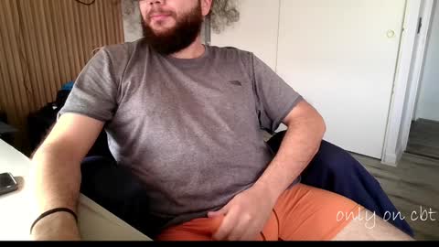 Snapshot of saucybonjo chatting on December 17, 12:00 pm Ben online show from December 17, 12:00 pm