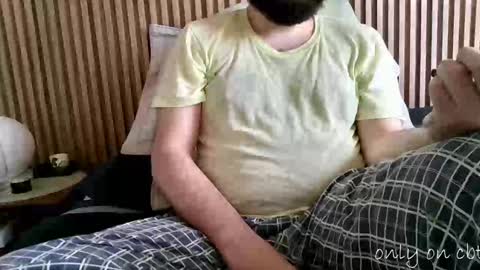 Snapshot of saucybonjo chatting on December 21, 2:04 pm Ben online show from December 21, 2:04 pm