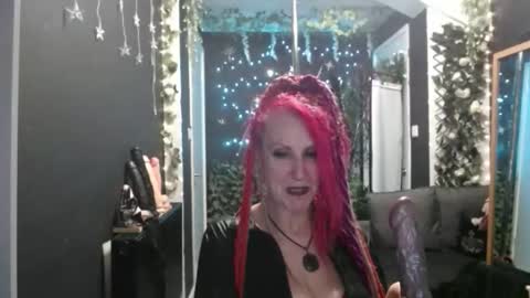 SaucySky online show from November 29, 8:45 pm