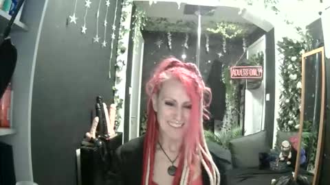 SaucySky online show from April 26, 8:39 pm